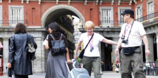turistas-en-madrid-plaza-mayor