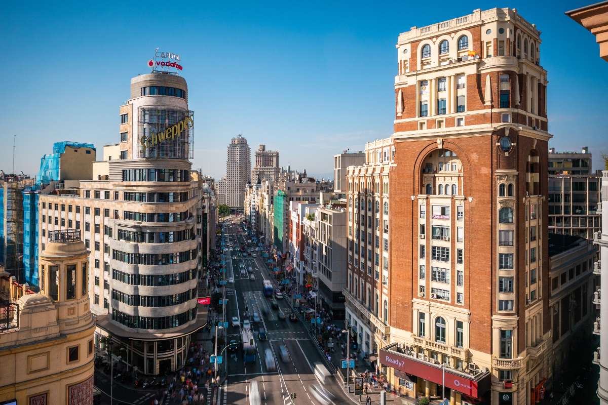 Gran Vía de Madrid, la segunda calle comercial con mayor afluencia de Europa